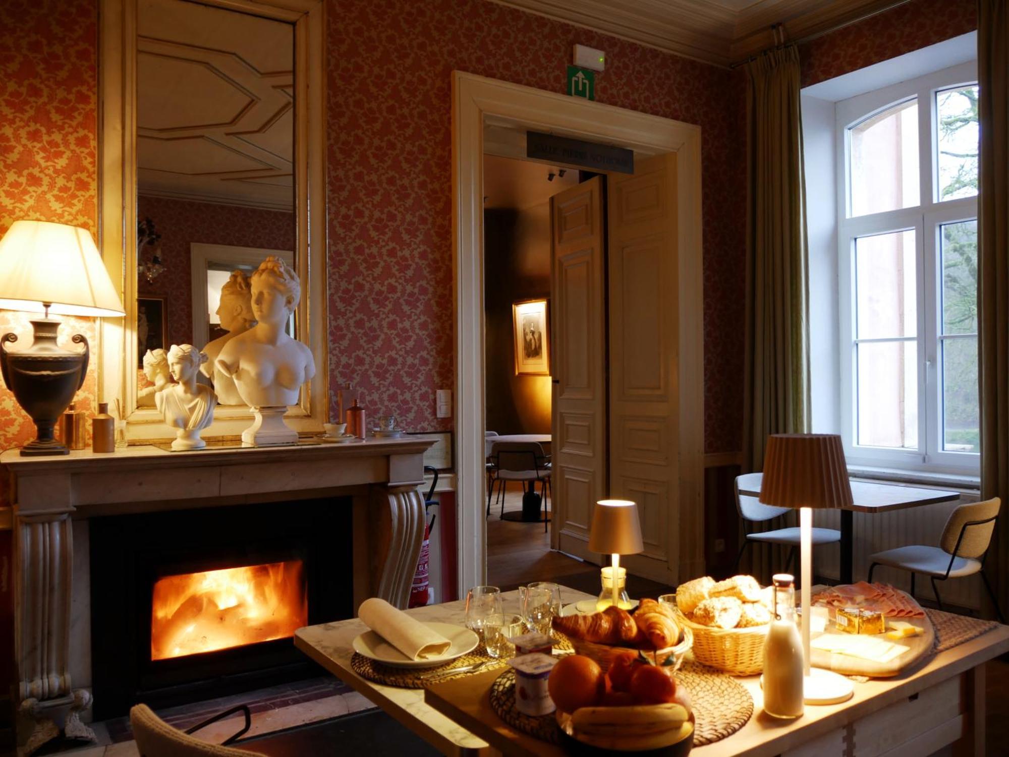 Chateau Du Pont D'Oye Habay-la-Neuve ภายนอก รูปภาพ