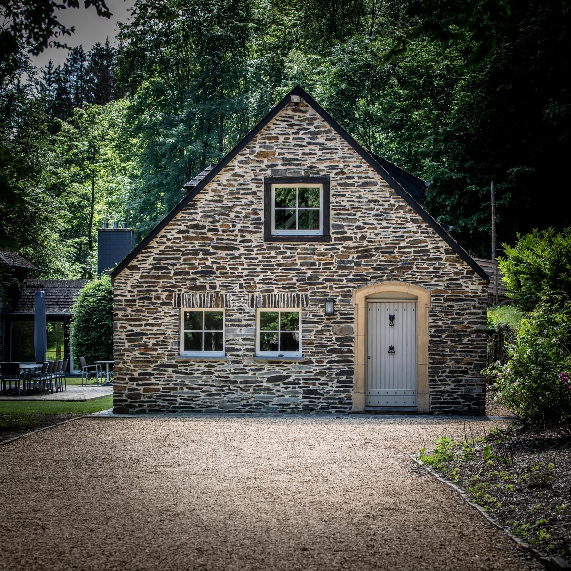 Chateau Du Pont D'Oye Habay-la-Neuve ภายนอก รูปภาพ